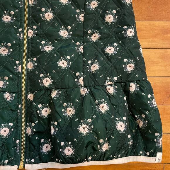 NWT Love And Grow Winter Floral Vest - Picture 2 of 5